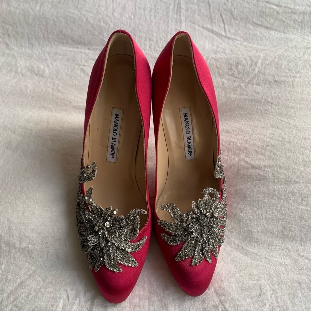 Manolo Blahnik Swan Embellished Satin Pump Heels Silver Sequin Hot Pink Fuschia